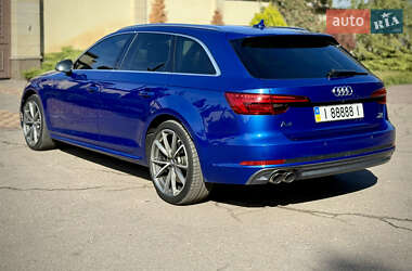 Универсал Audi A4 2016 в 
