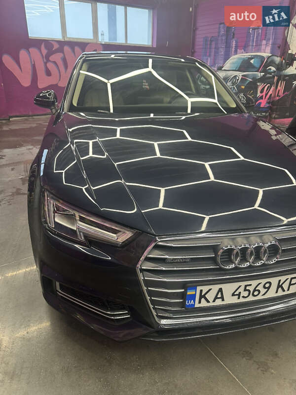 Седан Audi A4 2017 в 