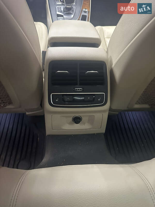 Седан Audi A4 2017 в Киеве