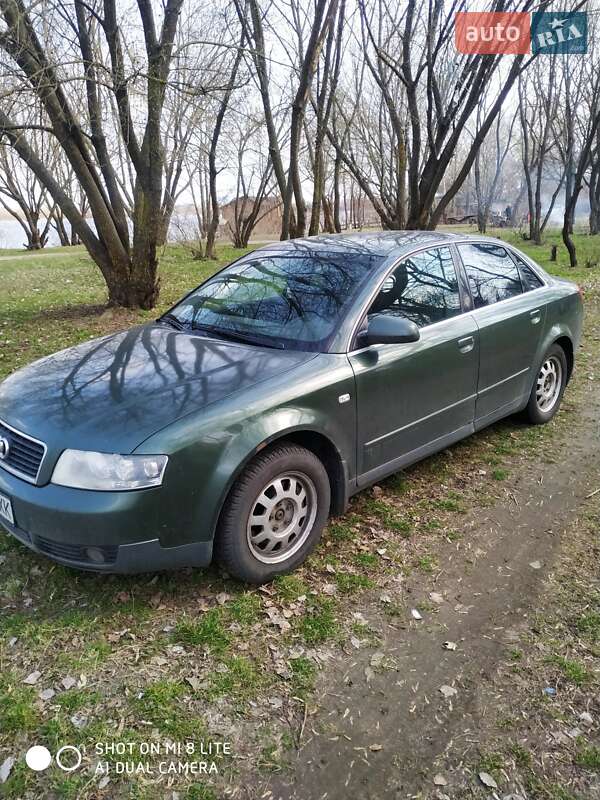 Седан Audi A4 2001 в 