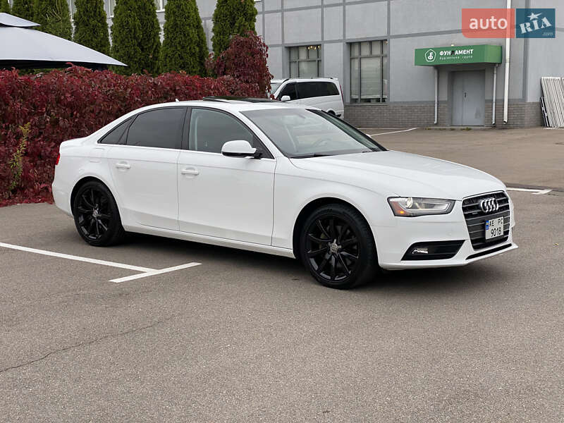 Седан Audi A4 2013 в Києві