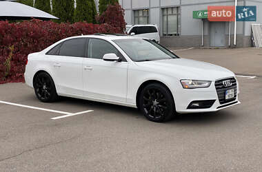 Седан Audi A4 2013 в 