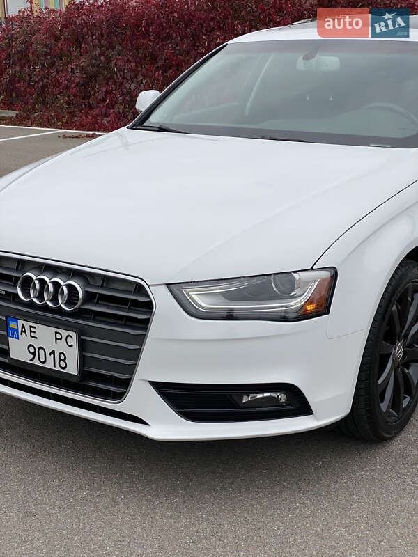 Седан Audi A4 2013 в Києві