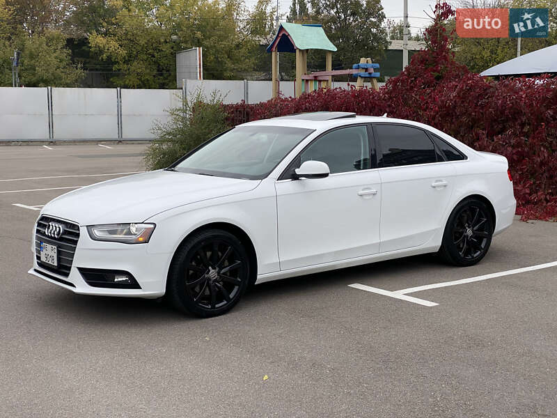 Седан Audi A4 2013 в Києві