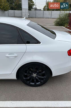 Седан Audi A4 2013 в 