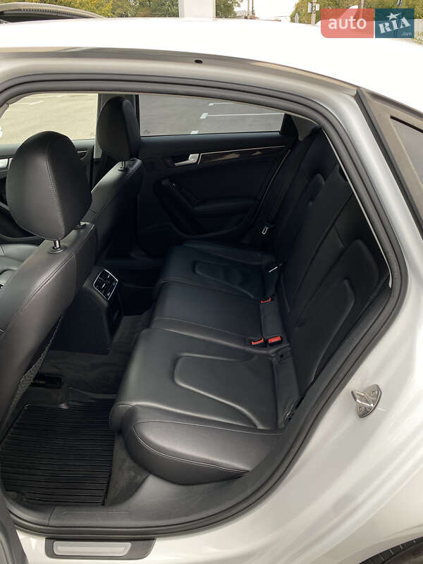 Седан Audi A4 2013 в Києві