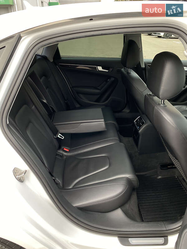 Седан Audi A4 2013 в Києві