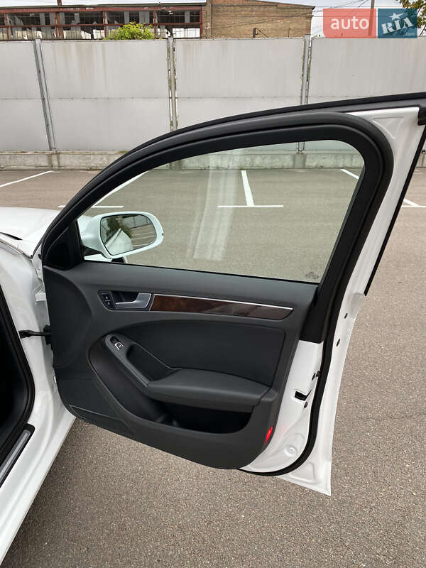 Седан Audi A4 2013 в Києві