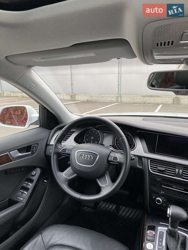 Седан Audi A4 2013 в Києві