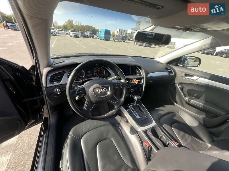 Седан Audi A4 2012 в Ирпене