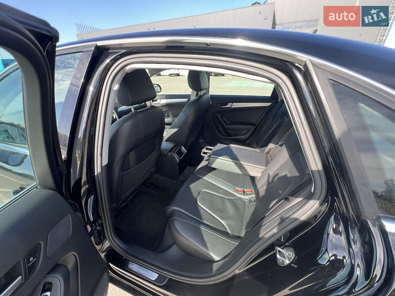 Седан Audi A4 2012 в Ирпене