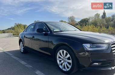 Седан Audi A4 2012 в 
