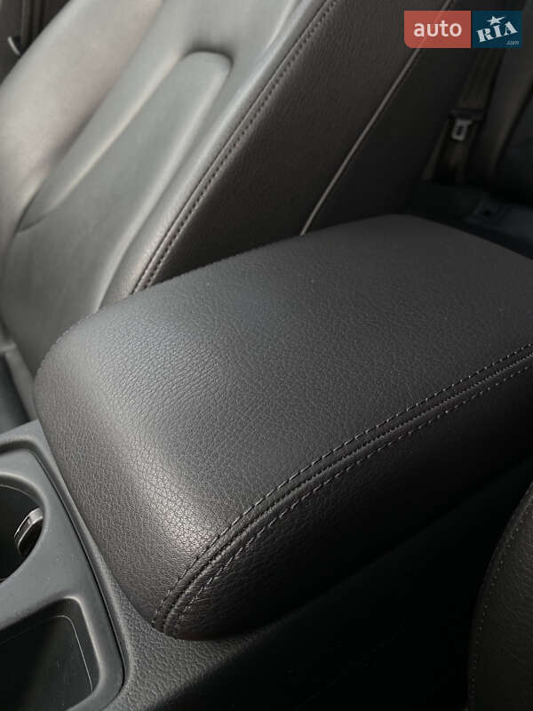 Седан Audi A4 2013 в Києві