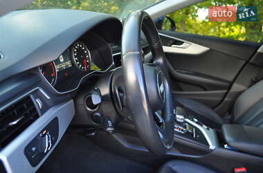 Седан Audi A4 2017 в 