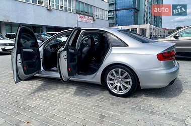 Седан Audi A4 2010 в 