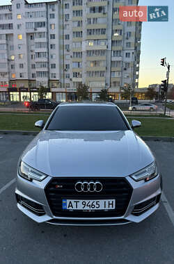 Седан Audi A4 2018 в 
