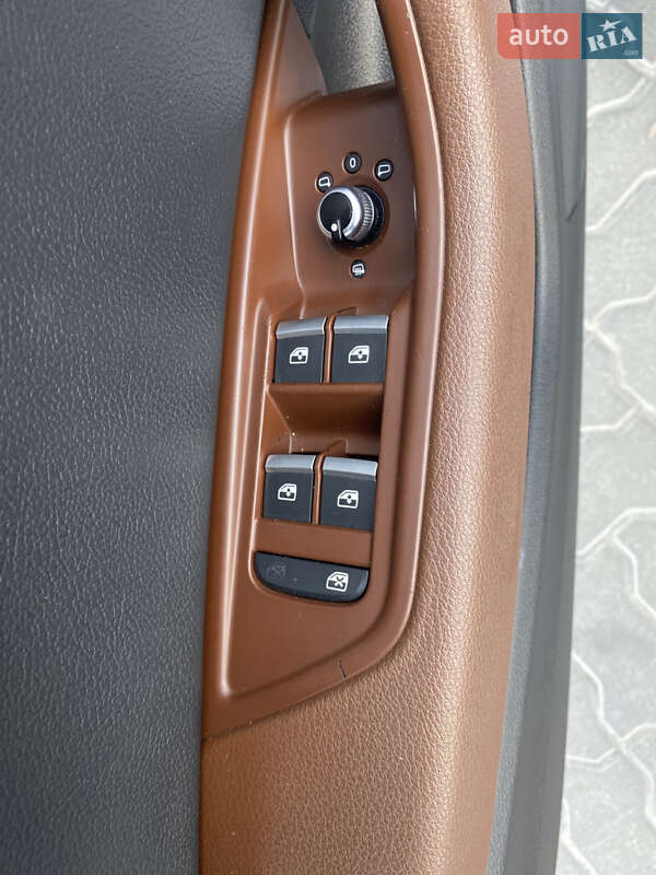 Седан Audi A4 2016 в Львове