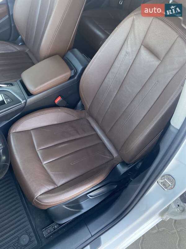Седан Audi A4 2016 в Львове