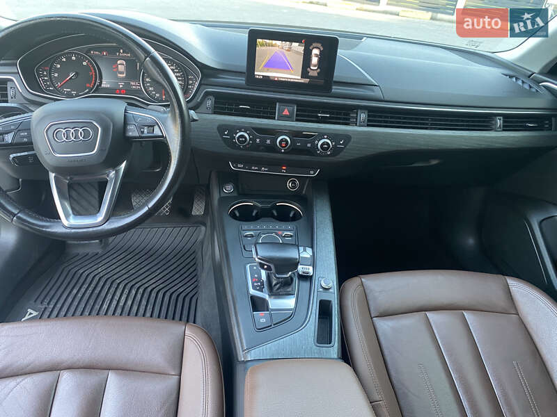 Седан Audi A4 2016 в Львове