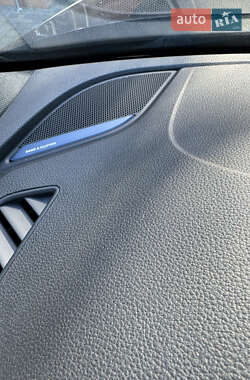 Седан Audi A4 2018 в 