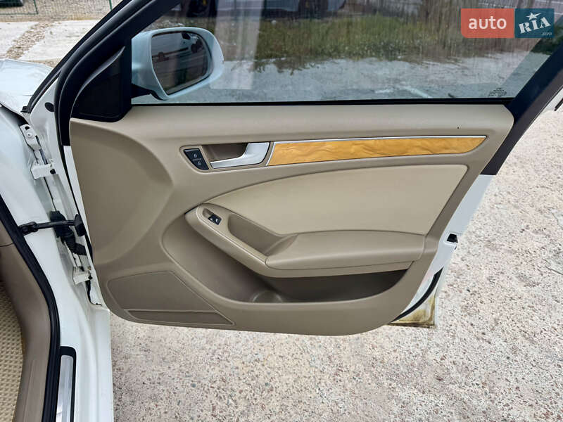 Седан Audi A4 2010 в Киеве