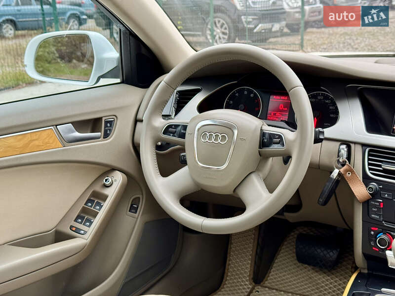 Седан Audi A4 2010 в Киеве