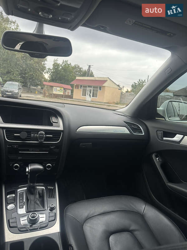 Седан Audi A4 2014 в Тростянце