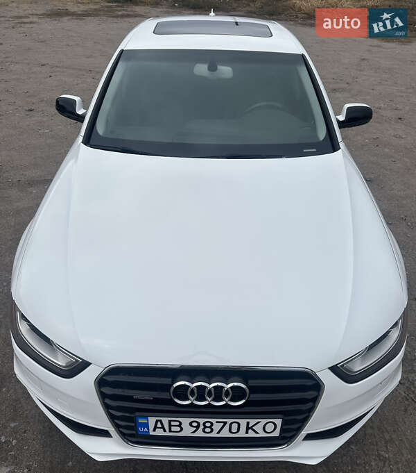 Седан Audi A4 2014 в Тростянце