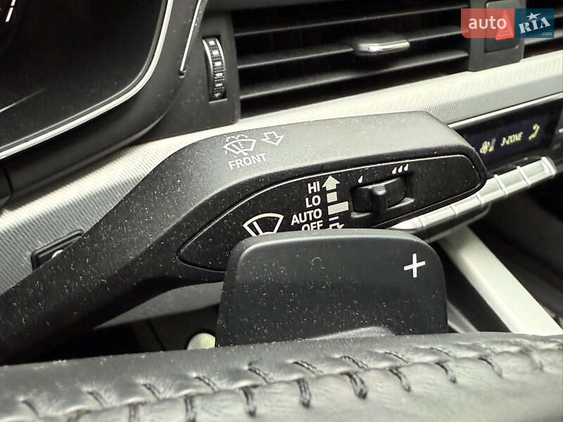 Седан Audi A4 2017 в Киеве