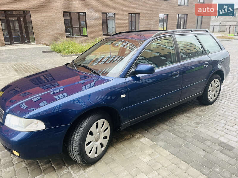 Универсал Audi A4 1999 в Нетешине