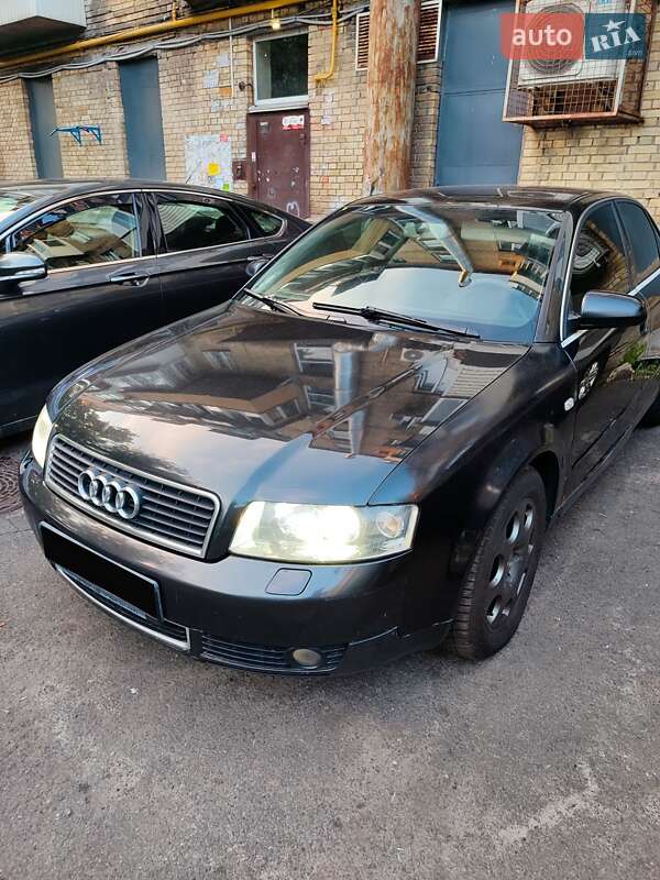 Седан Audi A4 2004 в Львове