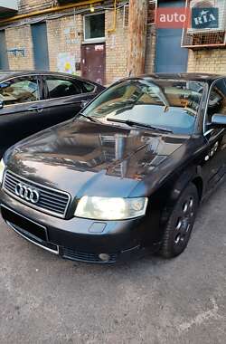 Седан Audi A4 2004 в 