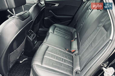 Седан Audi A4 2018 в 