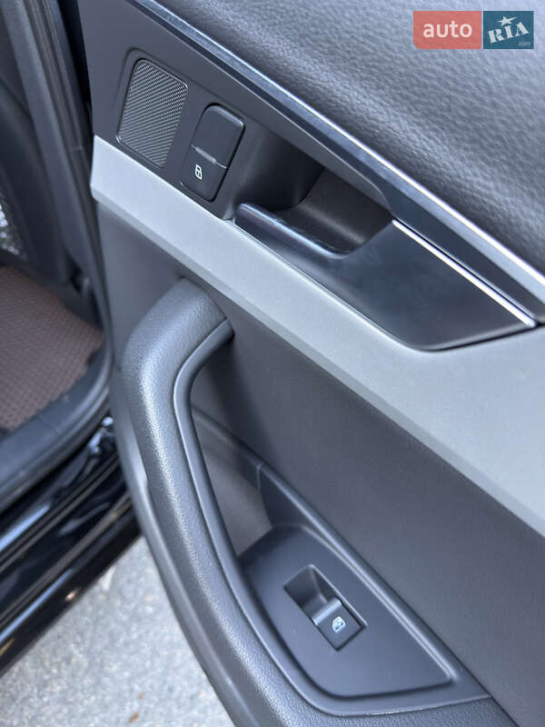 Седан Audi A4 2018 в Киеве фото 37 Седан Audi A4 2018 в Киеве