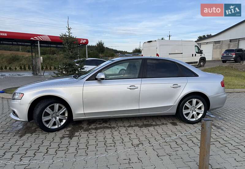 Седан Audi A4 2010 в Львове