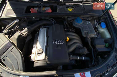 Седан Audi A4 2001 в 