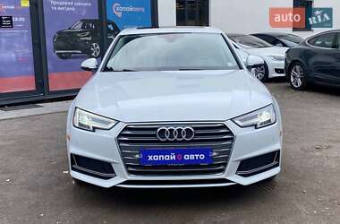 Седан Audi A4 2018 в 