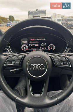 Седан Audi A4 2022 в 