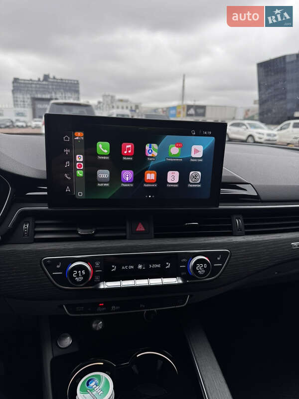 Седан Audi A4 2022 в Житомире