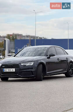 Седан Audi A4 2018 в 