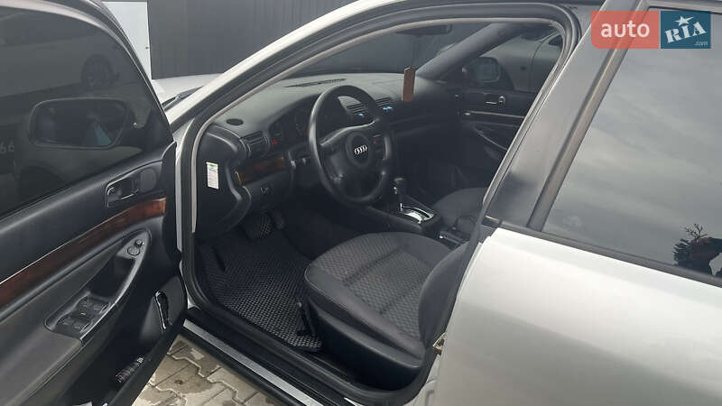 Седан Audi A4 1999 в Львове