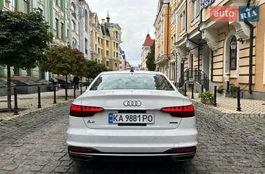 Седан Audi A4 2022 в 