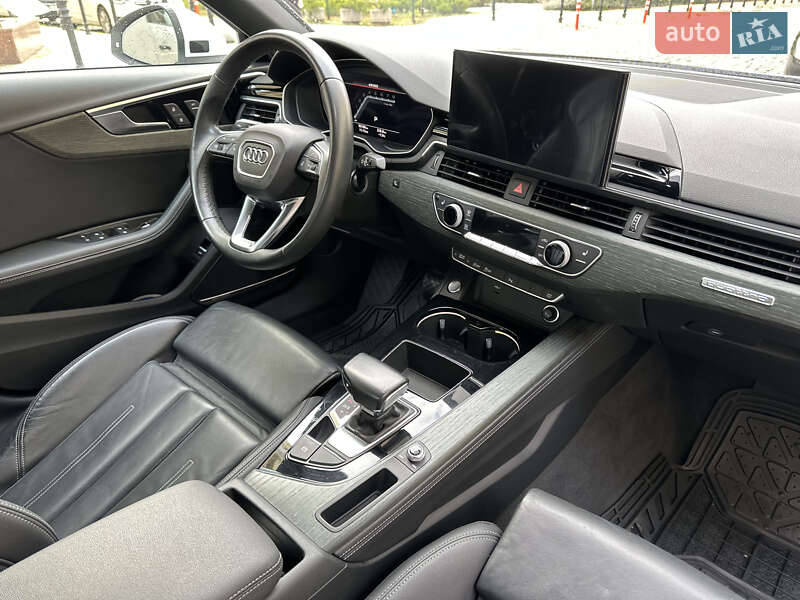 Седан Audi A4 2022 в Киеве