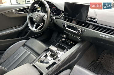 Седан Audi A4 2022 в 