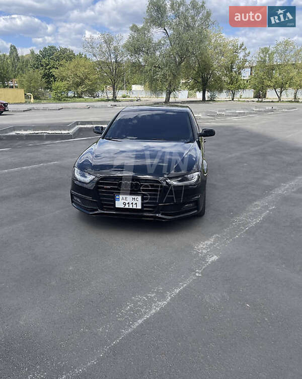 Седан Audi A4 2015 в Кривом Роге
