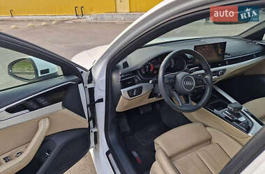 Седан Audi A4 2019 в 