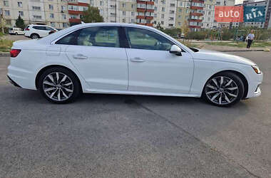 Седан Audi A4 2019 в 