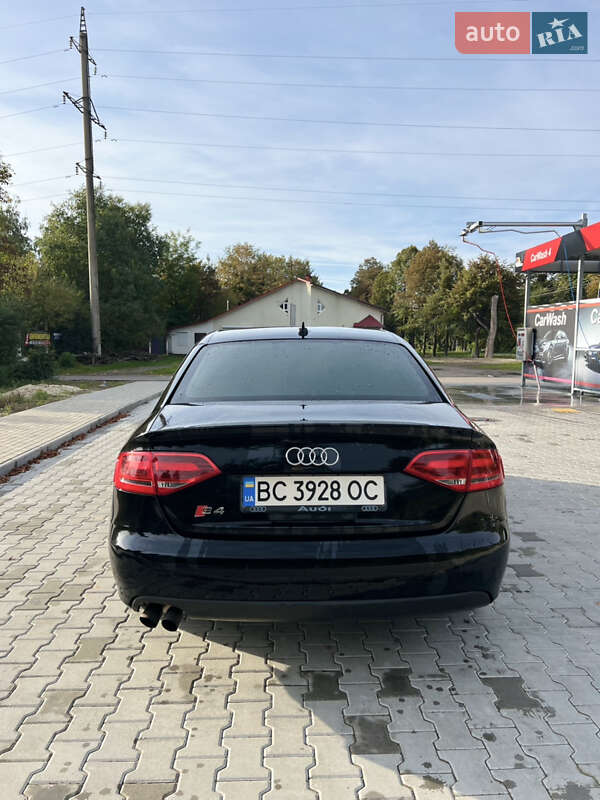 Седан Audi A4 2010 в Стрые