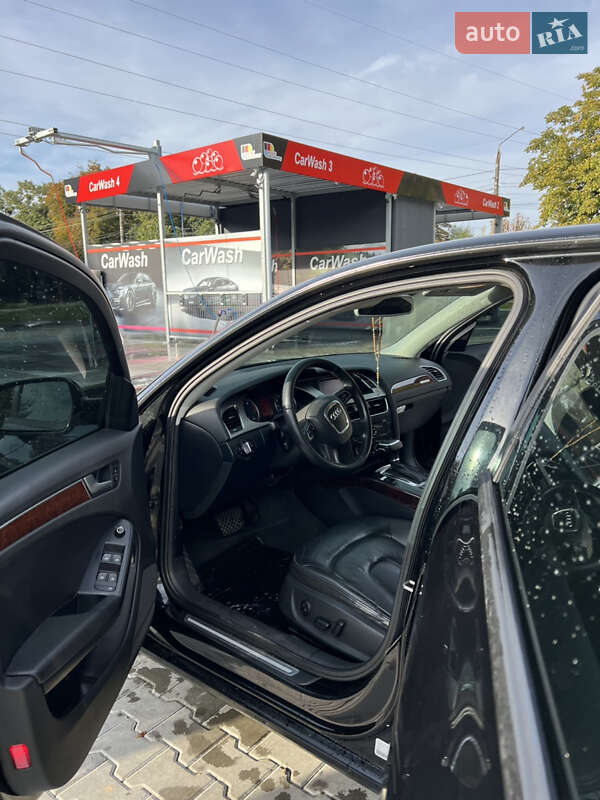 Седан Audi A4 2010 в Стрые