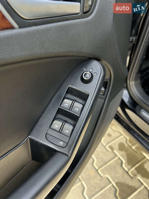 Седан Audi A4 2010 в Стрые